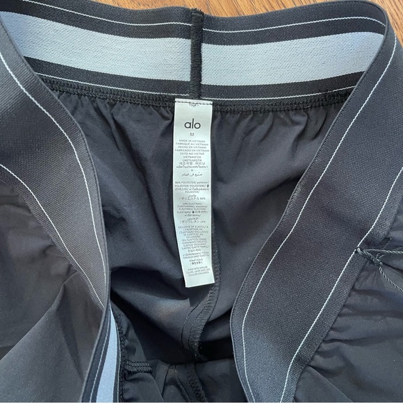 ALO Yoga Women's Black suit up trouser - Picture 7 of 7